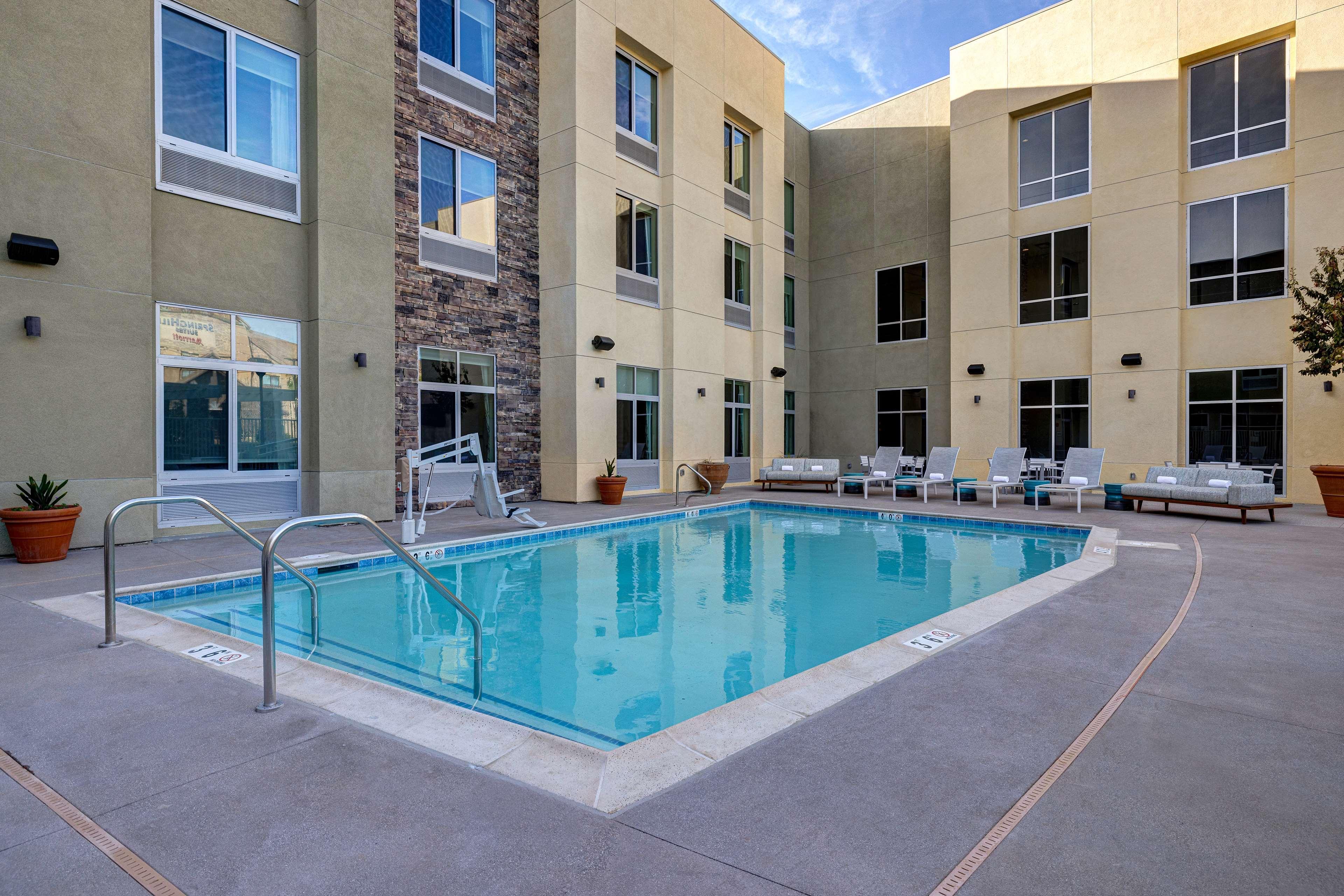 Hilton Garden Inn Temecula Bagian luar foto