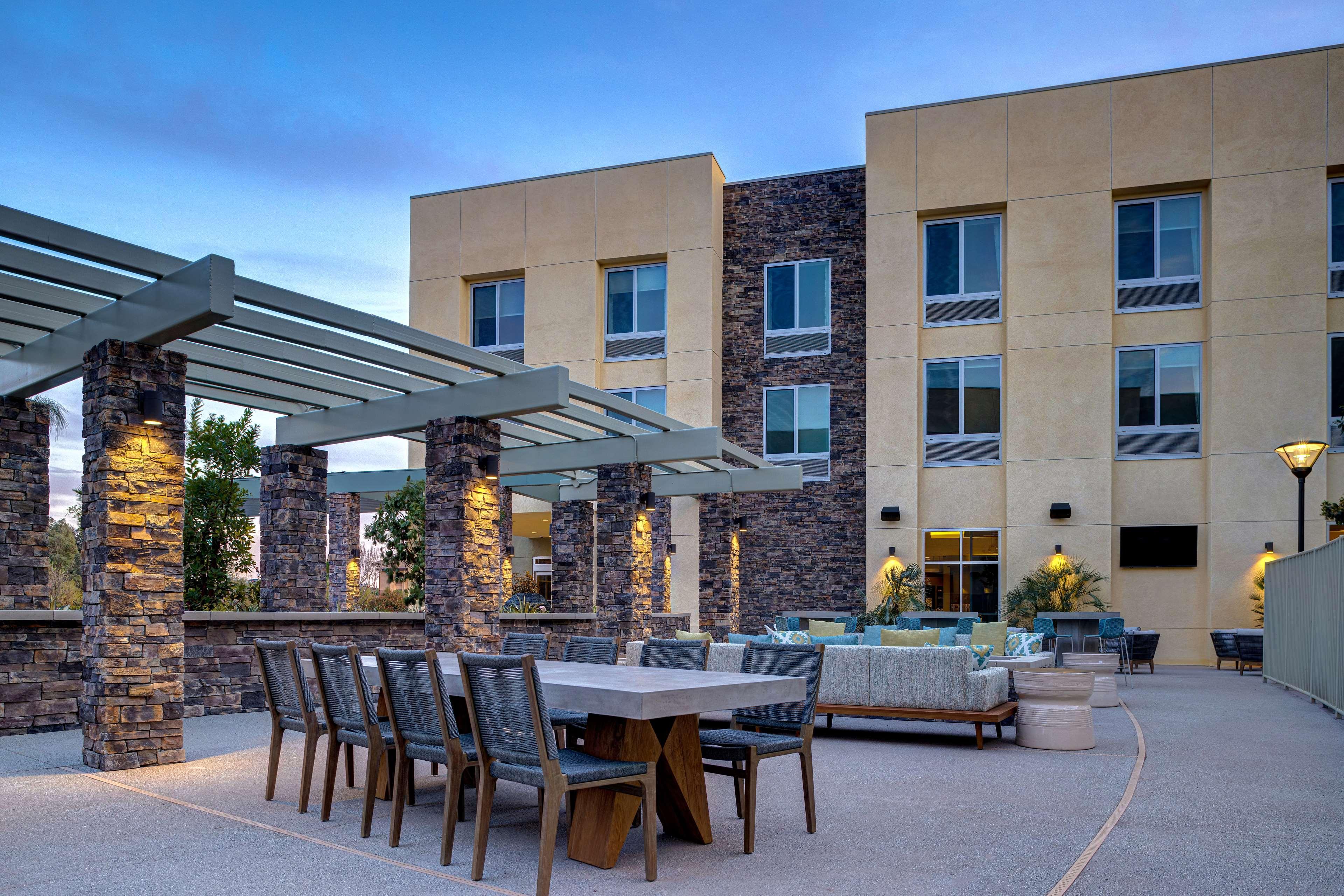 Hilton Garden Inn Temecula Bagian luar foto